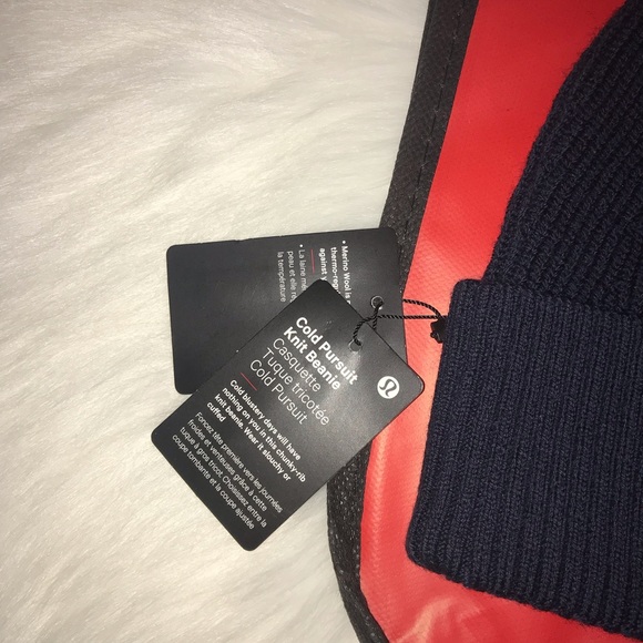 Cold pursuit knit beanie true navy blue lululemon - Picture 4 of 6